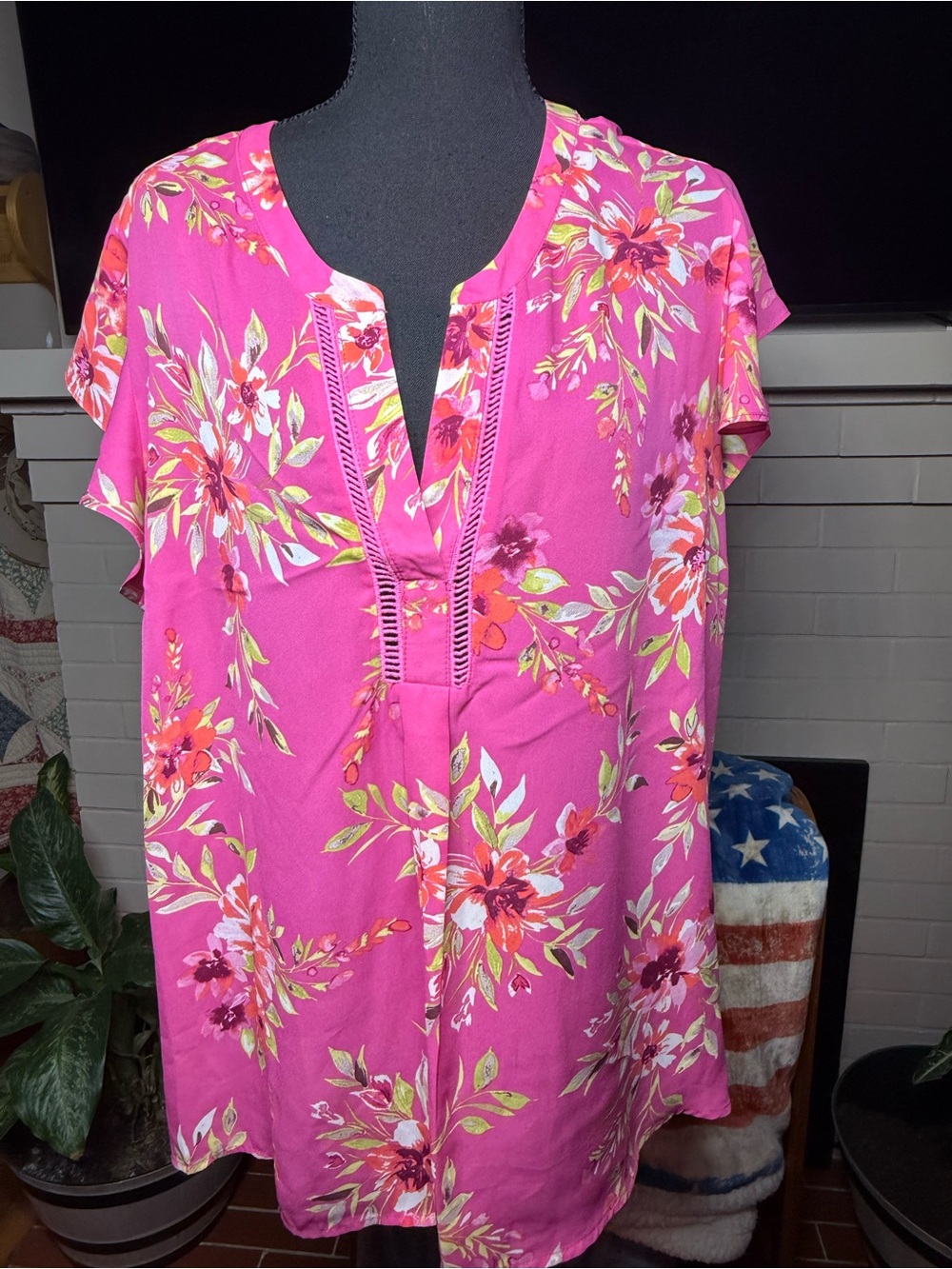 DR2 Pink Floral Split-Neck Tunic